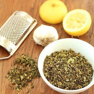 How to Make Homemade Dried Herb Mix